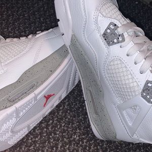 “oreo 4s” jordans ☑️